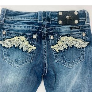 NWOT Miss Me Embellished Floral Wings Distressed Stretch Med Wash Faded Jeans